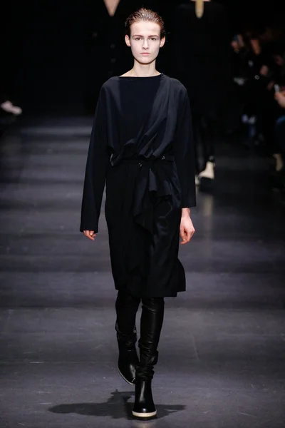 Look 12